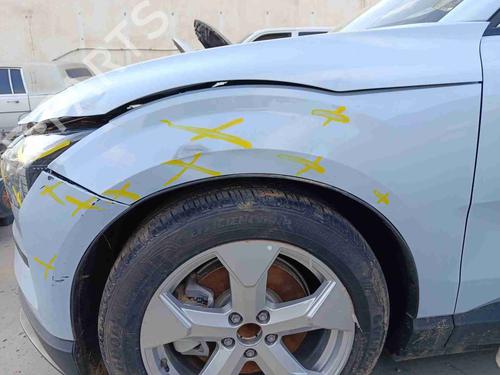left-front-fenders-volvo-ex30-416-2023-36988091 main image
