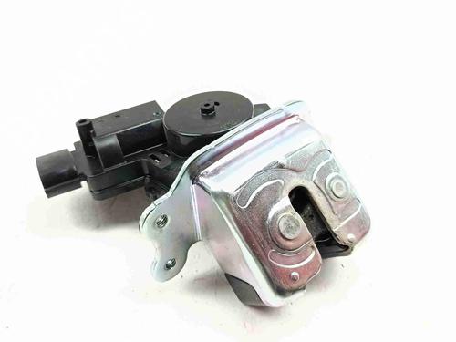 tailgate-lock-toyota-c-hr-_x1_-2016-36158966 main image