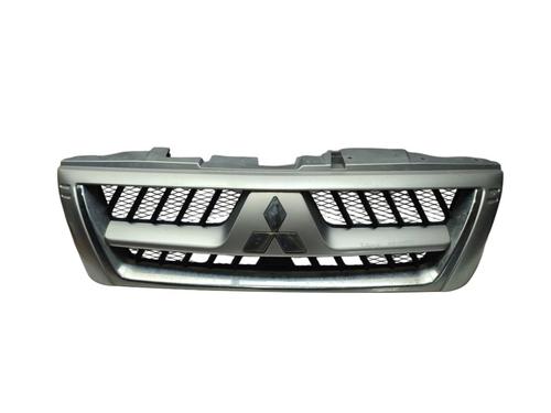 Used Grille MITSUBISHI PAJERO III (V7_W, V6_W) 3.2 Di-D (V68W) (160 hp) 28034265