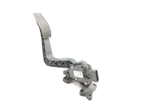 pedal-fiat-500x-334_-2014-31339885 main image