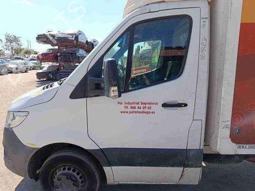 Used Left front door Left front door MERCEDES-BENZ SPRINTER 5-t Platform/Chassis (B907) 516 CDI (907.153, 907.155, 907.253, 907.255) (163 hp) 40085326 40085326