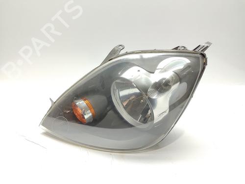 Left headlight FORD FIESTA V (JH_, JD_) 1.4 TDCi (68 hp) 18121344