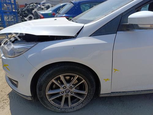 Used Left front fenders FORD FOCUS III [2010-2020]  28525192