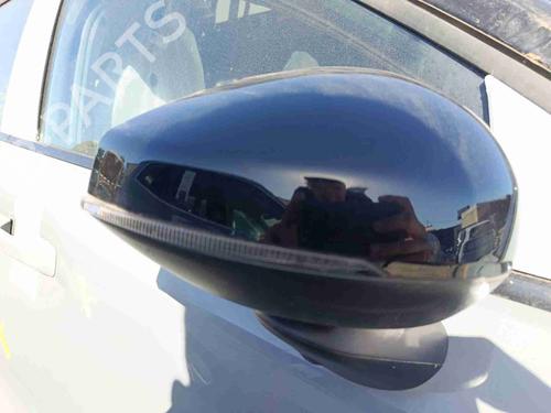 right-mirror-volvo-ex30-416-2023-36988157 main image