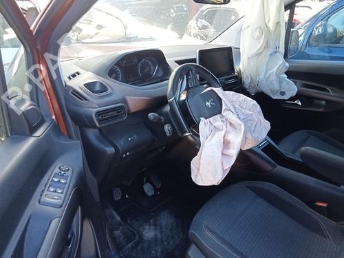 Left taillight PEUGEOT RIFTER 1.5 BlueHDi 130 | BP31880671C34 