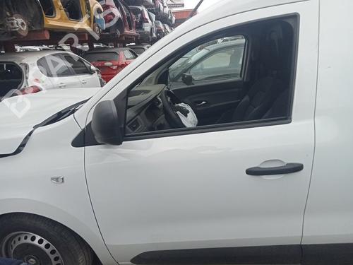 Used Left front door RENAULT EXPRESS Box Body/MPV [2021-2025]  30974663