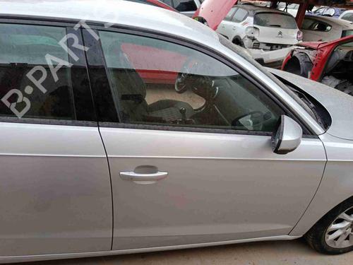 Used Right front door Right front door 39025903 39025903