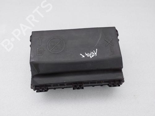 Fuse box OPEL ASTRA J (P10) 1.4 LPG (68) 13302311