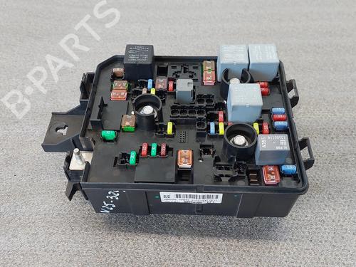 Fuse box OPEL CORSA E (X15) 1.2 (08, 68) 39068005