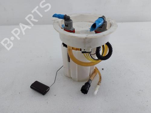 Used Fuel pump BMW X1 (F48) sDrive 18 d (150 hp) 30261065