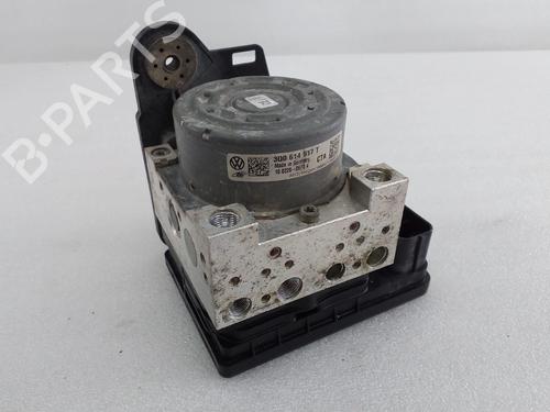 Used ABS pump SEAT LEON (5F1) 1.6 TDI (110 hp) 30356076