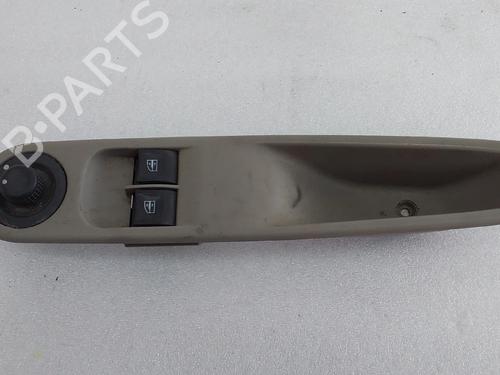 Used Left front window switch RENAULT ZOE (BFM_) [2012-2025]  30398129