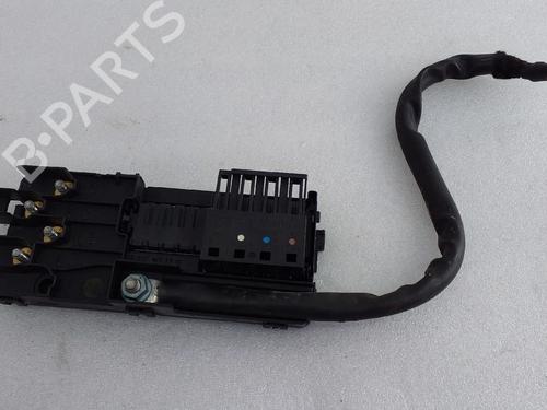 Used Fuse box MERCEDES-BENZ E-CLASS (W211) E 270 CDI (211.016) (177 hp) 30456164