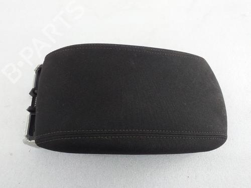 Used Armrest / Center console PEUGEOT 308 SW II (LC_, LJ_, LR_, LX_, L4_) 1.6 HDi / BlueHDi 115 (LCBHXM, LCBHXT) (115 hp) 30616729