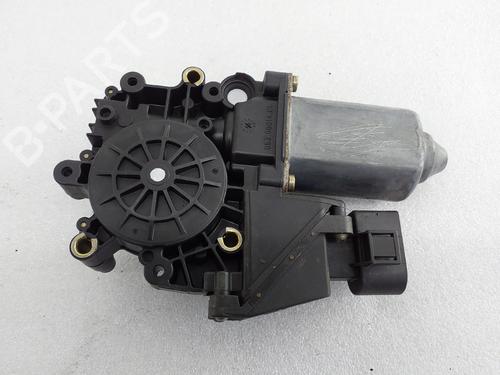 Used Right front window motor AUDI A4 B5 Avant (8D5) 2.5 TDI (150 hp) 30626687