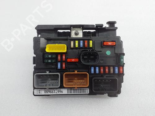Boîte à Fusibles CITROËN C3 II (SC_) 1.2 VTi 82 (82 hp) 30831590