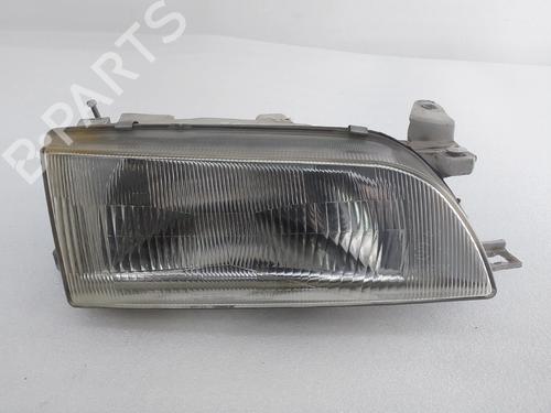 Phare droit TOYOTA COROLLA Compact (_E10_) 2.0 D (CE100_, CE100R) (72 hp) 30833270