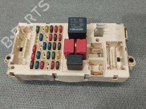 Caja reles / fusibles FIAT PUNTO (188_) 1.2 60 (188.030, .050, .130, .150, .230, .250) (60 hp) 31115934
