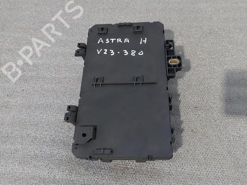 Fuse box OPEL ASTRA H GTC (A04) 1.7 CDTI (L08) | BP31334792E1 