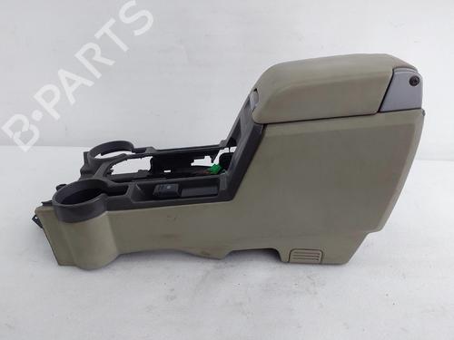 Bracciolo centrale LAND ROVER DISCOVERY III (L319) 2.7 TD 4x4 (190 hp) 31381779