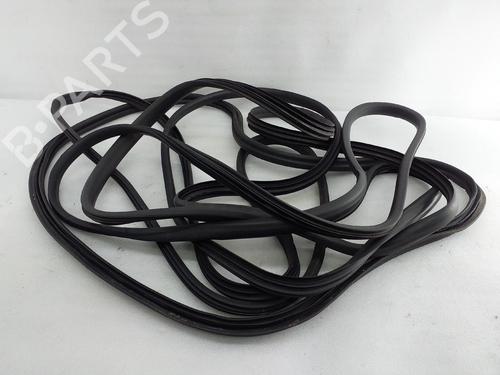 Used Rubber door seal RENAULT CLIO IV (BH_) 1.5 dCi 75 (75 hp) 31585645