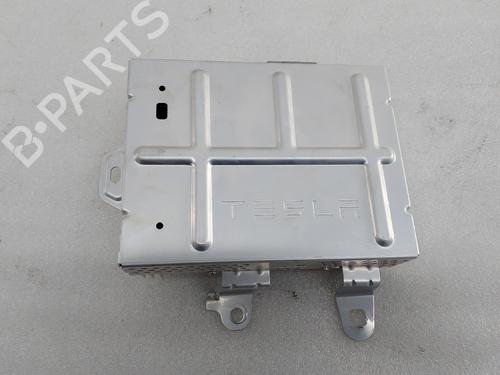 Used Electronic module TESLA MODEL Y (5YJY) Long Range All-wheel Drive (514 hp) 31599641