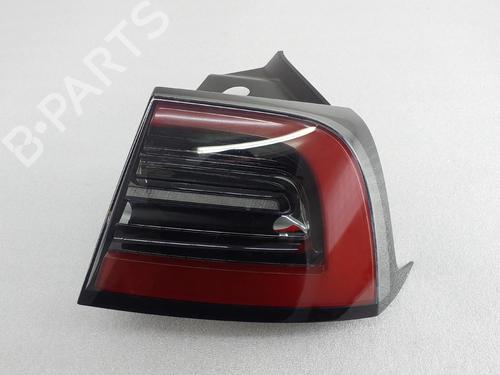 Achterlicht rechts TESLA MODEL Y (5YJY) Long Range All-wheel Drive (514 hp) 31667851