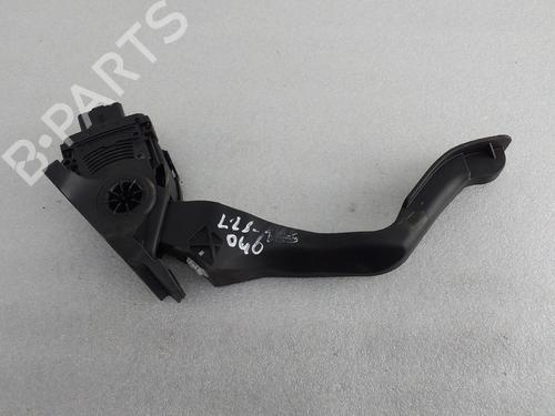 Pédale PEUGEOT 208 I (CA_, CC_) 1.2 VTI 82 (82 hp) 31667871