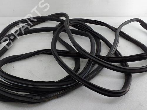 Gummiliste MERCEDES-BENZ VITO Van (W447) 111 CDI (447.601, 447.603, 447.605) (114 hp) 31905639