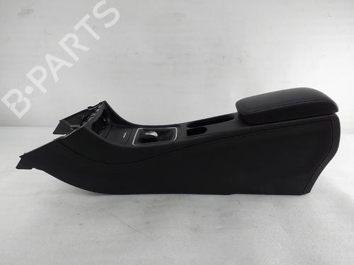 Used Armrest / Center console MERCEDES-BENZ A-CLASS (W176) A 180 CDI (176.000) (109 hp) 31923423