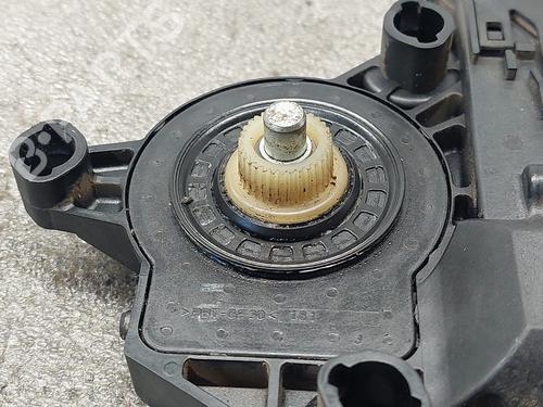 Right rear window motor AUDI A4 B7 Avant (8ED) 2.0 TDI | BP31969856E22 - Image 4