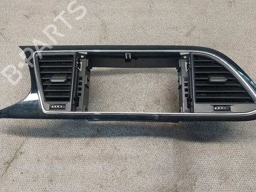 Grille d'aération SEAT LEON (5F1) 1.6 TDI (105 hp) 31976439