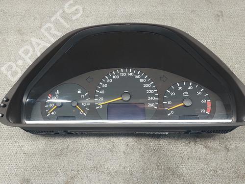 Kombinert Instrument MERCEDES-BENZ CLK (C208) CLK 320 (208.365) (218 hp) 31981049