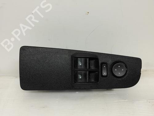 Used Left front window switch Left front window switch FIAT GRANDE PUNTO (199_) 1.3 D Multijet (75 hp) 32442203 32442203