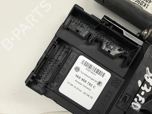 Right front window motor VW GOLF V (1K1) 1.4 FSI | BP32447735E20