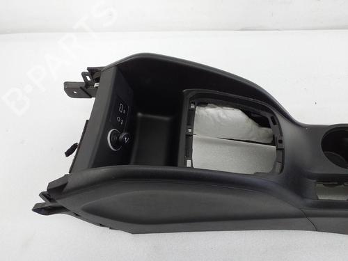 Armrest / Center console FIAT TIPO Saloon (356_, 357_) 1.3 D (356SXB1A, 356SXH1A, 356SXD1A) | BP32493398I20
