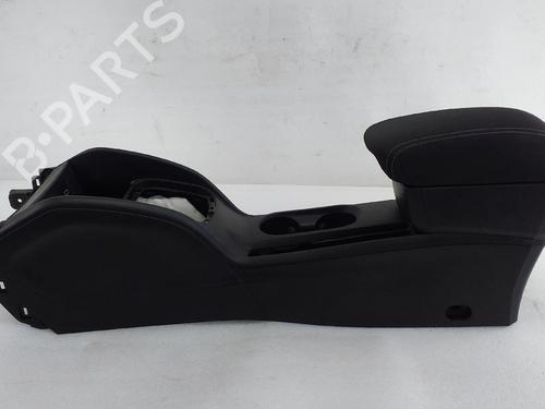 Used Armrest / Center console FIAT TIPO Saloon (356_, 357_) 1.3 D (356SXB1A, 356SXH1A, 356SXD1A) (95 hp) 32493398