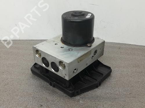 Used ABS pump MERCEDES-BENZ C-CLASS (W202) C 220 CDI (202.133) (125 hp) 32523382