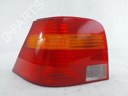 Feu arrière gauche VW GOLF IV (1J1) 1.4 16V (75 hp) 32672958