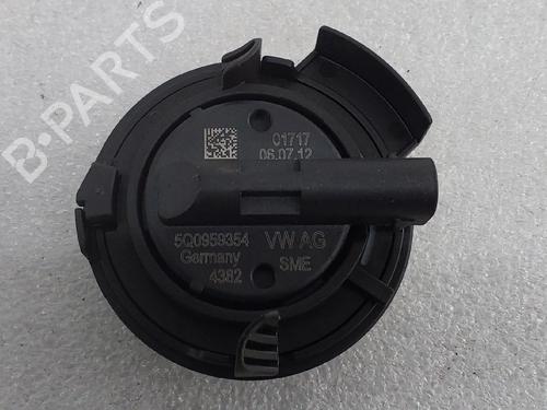 BP32748827M83 main image