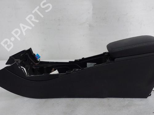 Used Armrest / Center console Armrest / Center console MERCEDES-BENZ A-CLASS (W176) A 160 CDI / d (176.011) (90 hp) 33244857 33244857