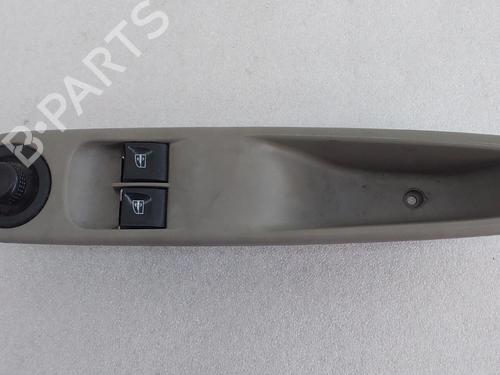 Used Left front window switch Left front window switch RENAULT ZOE (BFM_) ZOE (88 hp) 33326597 33326597