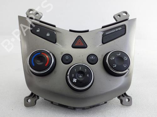 Used Climate control Climate control CHEVROLET AVEO Hatchback (T300) 1.2 (69 hp) 33338152 33338152