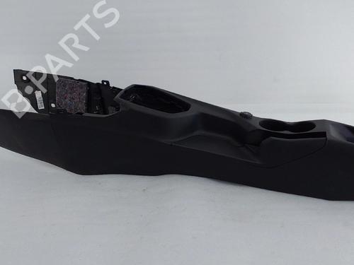 Used Armrest / Center console Armrest / Center console PEUGEOT 208 II (UB_, UP_, UW_, UJ_) 1.5 BlueHDI 100 (102 hp) 33400745 33400745
