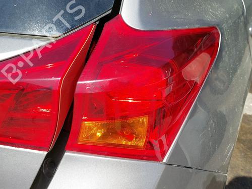 right-taillight-toyota-auris-estate-_e18_-2013-2014-2015-2016-2017-2018-33463794 main image