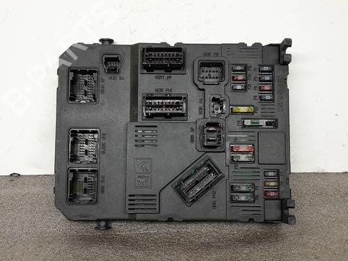 Used Fuse box Fuse box AUDI A6 C6 (4F2) 2.0 TDI (140 hp) 33934642 33934642