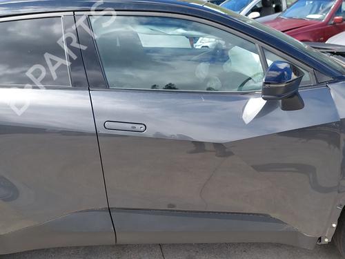 Used Right front door Right front door TOYOTA C-HR (_X2_, _H2_) Hybrid (ZYX20) (140 hp) 33981673 33981673