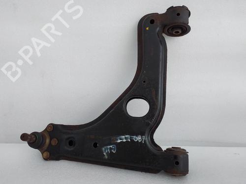 Used Right front suspension arm Right front suspension arm OPEL ZAFIRA / ZAFIRA FAMILY B (A05) 1.9 CDTI (M75) (120 hp) 35795246 35795246