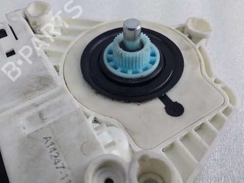 Right front window motor TESLA MODEL Y (5YJY) Long Range All-wheel Drive | BP35901958E20 - Image 3