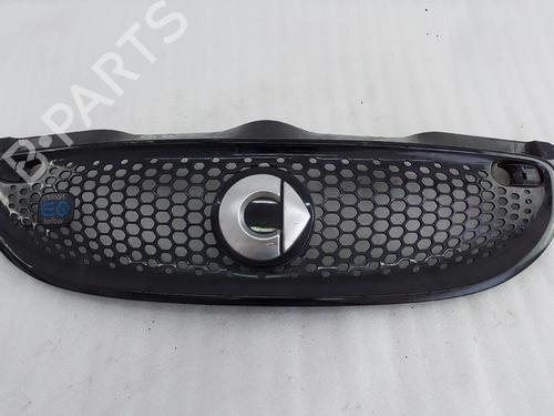Used Grille Grille SMART FORFOUR Hatchback (453) electric drive (453.091) (82 hp) 36045722 36045722